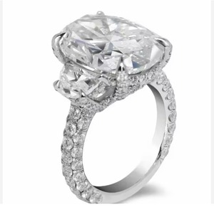 Precio de subasta para un anillo de compromiso de diamantes de tres piedras de corte redondo de 13 quilates color G V.VS2 claridad - Product Image 5