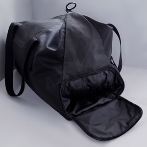 Venta al por mayor de bolsas de gimnasio de color personalizadas unisex ligeras con diseño único poliéster nylon forro cremallera cierre precio bajo Venta caliente - Product Image 4