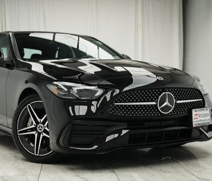 Shinning Black Used 2024 Mercede-s Ben-z C-Class C 300 4MATIC con ruedas de aleación Asientos de cuero Sistema de navegación Asiento calefactable - Product Image 1