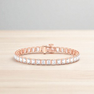 7.56 Carat Emerald Cut E-F/VVS-VS Moissanite Diamond Bezel Tennis Bracelet pour Femme Fabriqué en Platine Unique pour Elle - Product Image 4