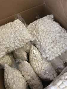 Cocons de soie de mûrier 100% recyclés, blancs, coupés sur mesure, faits à la main, pour le rembourrage, utilisés par les salons de beauté et les fabricants de produits - Product Image 2