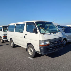 Toy-ota Quantum d'occasion à vendre un extérieur propre, un moteur puissant et parfait pour la famille, les affaires ou le transport - Product Image 5