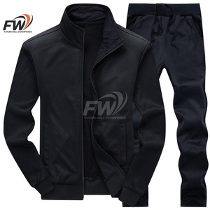 Survêtements de rugby personnalisés 100 % polyester, tendance et esthétiques, coupe oversize, streetwear moderne, tenue d'entraînement à fermeture éclair intégrale et stylée - Product Image 4