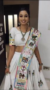 Ropa de boda de la mejor calidad de diseñador Lehenga Choli a la mejor tarifa mayorista con trabajo de bordado para mujeres Fabricante indio - Product Image 5