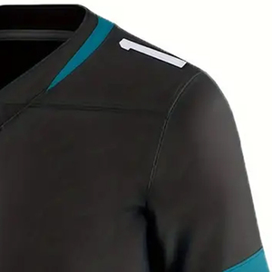 Camisetas de fútbol americano personalizadas con paneles reforzados que garantizan resistencia y un rendimiento fiable en impactos fuertes - Product Image 3