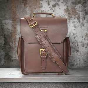 Sac à dos en cuir pleine fleur Heritage Explorer avec design classique et intérieur spacieux - Product Image 2