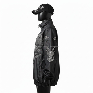 Veste coupe-vent en nylon 140 GSM pour femmes, couleur noire, avec panneaux latéraux en forme de flamme et logo personnalisé en strass, veste pour femmes - Product Image 3