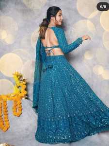 Georgette lehenga choli นักออกแบบชาวอินเดียชุดปาร์ตี้สำหรับผู้ใหญ่งานปักลายสวยงามทันสมัยล่าสุดสำหรับงานแต่งงาน - Product Image 3