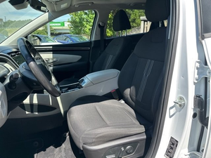 TUCSON SEL usado con cámara trasera de asientos de cuero de dirección izquierda de 2022 de 2017 - Product Image 2