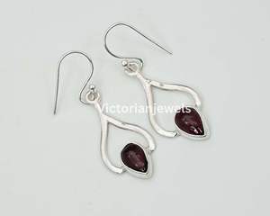 ต่างหูเงินแท้925สำหรับวันเกิดรูปทรงลูกแพร์โกเมนสีแดงตะขอเกี่ยวเสน่ห์ - Product Image 1