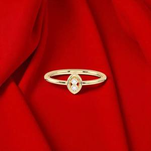 Anillo de diamantes de corte redondo de moissanita minimalista de 0,05 quilates, de quilates, conjunto de puntas de oro macizo de 18 quilates - Product Image 4