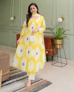 Hermosa Ropa Étnica La mayoría de las tendencias Alta demanda Premium Cotton Kurti Pant & Dupatta Impreso Trabajo Mujer Exportador de moda - Product Image 4