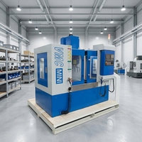 Centre d'usinage vertical CNC avec conception à colonne, machine de fraisage VMC Mini avec magazine d'outils 24T