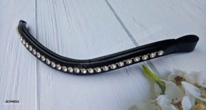 Elégant bandeau de cheval en cuir noir avec gros strass transparents Accessoire de bride équestre en cristal incurvé fait à la main - Product Image 2