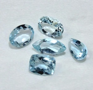 Lot de 5 pierres précieuses à facettes en forme d'aigue-marine naturelle Eau de mer bleu aqua Forme mixte Fabrication de bijoux en vrac Pierres précieuses de différentes tailles - Product Image 6