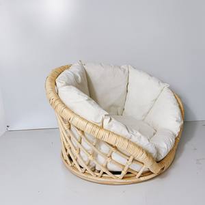 Lit pour animaux de compagnie en rotin avec coussin moelleux, fait à la main en rotin naturel, canapé pour chien et chat, mobilier de repos confortable et durable pour animaux de compagnie - Product Image 1