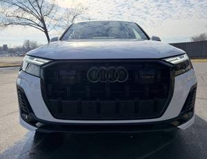 สภาพดีเยี่ยม รถมือสอง ปี 2025 Audi Q7 - Product Image 1