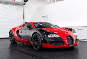 VF9SA25CX8M795112 2008 Veyron Hypercoche de Lujo con Tracción en las Cuatro Ruedas, Motor 8.0L Quad Turbo W16 de 1001hp, Velocidad Máxima de 407km/h, Interior Premium, Aerodinámica Avanzada - Product Image 4