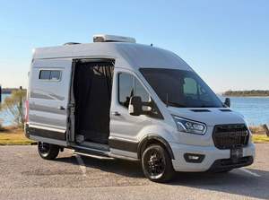 Encuentra iconos similares de autocaravanas 4x4, remolques todoterreno y caravanas para acampar. - Product Image 2