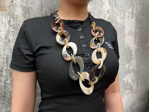 Collar de cuerno Tradebyd, joyería hecha a mano, pieza elegante para bodas y uso diario - Product Image 4