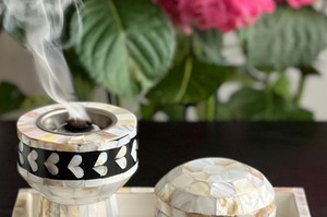 Ensemble de brûleur à bakhoor en nacre de luxe avec tasse en métal et pot de rangement, brûleur à encens arabe haut de gamme, cadeau de Ramadan et d'Eid - Product Image 3