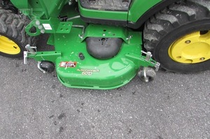 Tractor Agrícola JOHHN DEERE 1025R con Motor de 24 HP - Product Image 2