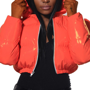 Blouson d'hiver matelassé de haute qualité pour femmes, nouvelle arrivée, design court blanc avec des caractéristiques respirantes et imperméables, manteau personnalisé - Product Image 2