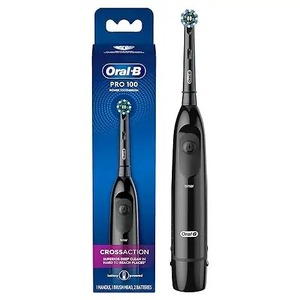Brosse à dents électrique Oral-B Pro 100 noire, alimentée par piles, avec poils CrossAction, rechargeable pour enfants et adultes - Product Image 1