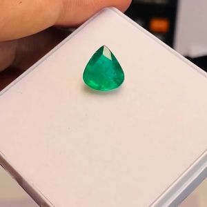 ลูกแพร์สีเขียวมรกตแซมเบียธรรมชาติคุณภาพ AAA ตัดด้วยพลอยที่ได้รับการรับรองจาก AAA 3.74cts สีเขียวที่ดีสำหรับการทำเครื่องประดับ - Product Image 5