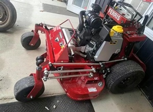 Cortacésped Comercial de Giro Cero 2026 Ferris SRS Z3X de 61 Pulgadas con Plataforma de Suspensión, Motor Vanguard EFI de 37HP y Protección de Aceite, Usado - Product Image 2