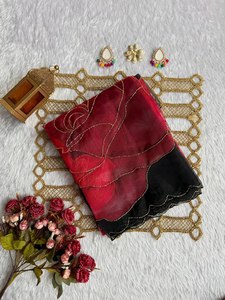 <span class=keywords><strong>Saree</strong></span> màu xanh hải quân với hoa màu hồng cho bữa tiệc của phụ nữ Ấn Độ mặc <span class=keywords><strong>Saree</strong></span> màu xanh hoa sẵn sàng để mặc <span class=keywords><strong>Saree</strong></span> màu xanh với hoa trắng - Product Image 2