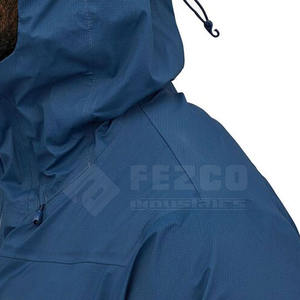 Veste de pluie d'hiver à col montant pour homme Veste de montagne coupe-vent et imperméable avec logo sur le devant Prix bas en stock! - Product Image 3