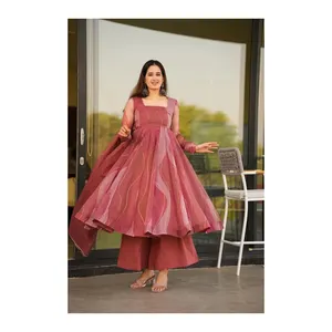 Robe Anarkali de mariage indienne de créateur, dupatta de 3 mètres de long, imprimé numérique en faux georgette, travail de ruban, élégante tenue de soirée pour femmes - Product Image 1