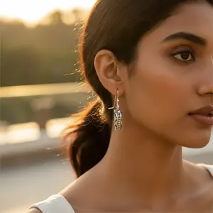 Pendientes Largos de Plata de Ley con Diseño de Filigrana Vintage y Patrón de Gota de Agua para Bodas, Fiestas o Regalos - Product Image 3