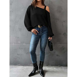 Blusa de viscosa de dos hilos con detalle de tirante en un solo hombro y manga larga para mujer, 30199 - Negro - Product Image 6