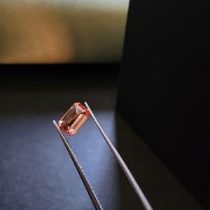 Diamante Cultivado en Laboratorio CVD de 1.00ct, Certificado IGI, Corte Esmeralda Rosa Intenso Vívido, para Cada Ocasión - Product Image 5