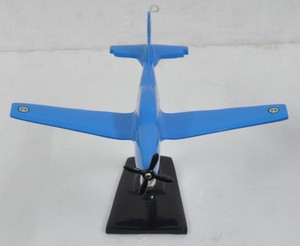 โมเดลเครื่องบินเคลือบผงสีน้ำเงินรอยัลซาอุดิอาระเบียจัดแสดงบนโต๊ะอาหารงานทำมือออกแบบได้ตามต้องการ - Product Image 3