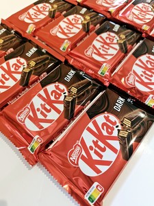 คิทแคท ชังกี้ พีนัทบัตเตอร์ 42 กรัม ลูกอมแท่งพรีเมียม รสออริจินัล ผลิตจากเยอรมนี - Product Image 4