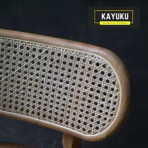 Chaise de salle à manger confortable classique en bois et rotin au design minimaliste moderne - Product Image 1