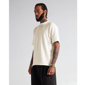 Camiseta lisa de manga corta con cuello redondo de peso pesado para hombre Camiseta de gran tamaño personalizada de manga corta máxima de 7,5 oz - Product Image 4