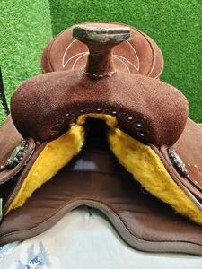 Selle de cheval synthétique faite à la main Western Barrel Racing Trail Tack Produits de course de chevaux équestres anglais d'Inde - Product Image 3