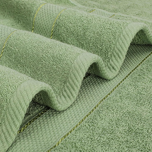 Serviette de Bain en Tissu Éponge Vert Menthe 500 GSM avec Broderie Personnalisée, Coton Durable 100*150, Logo Personnalisé, Couleur Unie, Techniques de Tissage 100% - Product Image 5