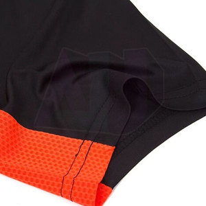 Conjunto de Camiseta y Pantalones Cortos de Fútbol Personalizables, Ligeros y Transpirables, 100% Poliéster, para Entrenamientos y Partidos Competitivos - Product Image 4