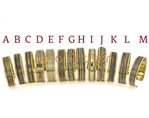 Juego de Brazaletes de Latón Vintage con Grabado Floral, Brazalete Ancho y Brazalete Delgado, Joyería Boho, Brazaletes Apilables de Latón con Detalles en Azul Marino - Product Image 2