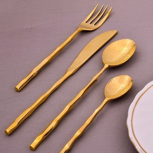 Juego de cubiertos de acero inoxidable de lujo Cubiertos de restaurante que incluyen cucharas de plata Tenedores Cuchillos a bajo precio para fiestas y hogar - Product Image 1