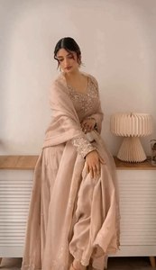 Séquence Rembo avec miroir Navratri spécial main bloc imprimé léger taille libre Georgette Salwar costume en gros - Product Image 3