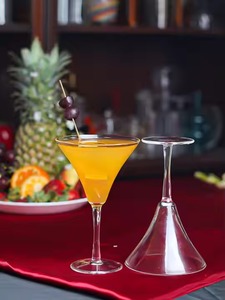 Copas de cóctel de calidad premium, perfectas para disfrutar de forma ordenada y en las rocas, disponibles en suministro mayorista - Product Image 2