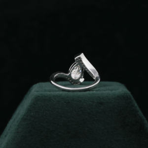 Anillo de compromiso de diamante cultivado en laboratorio con corte de pera de derivación, diseño hecho a mano personalizado con anillo de diamante de estilo moderno de oro sólido de 14 quilates - Product Image 4