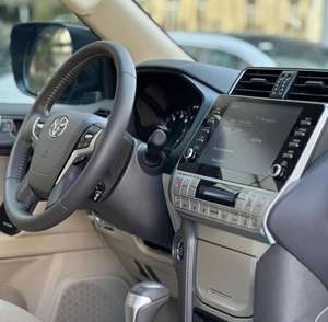 2022 pour Toyota Land Cruiser Prado SUV Hybride Luxe Automatique Moteur Turbo Options Intérieur Clair/Foncé Pneus R17/R18 - Product Image 4