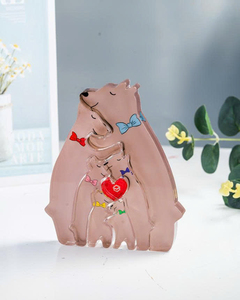 Familia personalizada abrazando osos acrílico Standee cálido escritorio decoración regalo único para padres aniversarios familiares - Product Image 4
